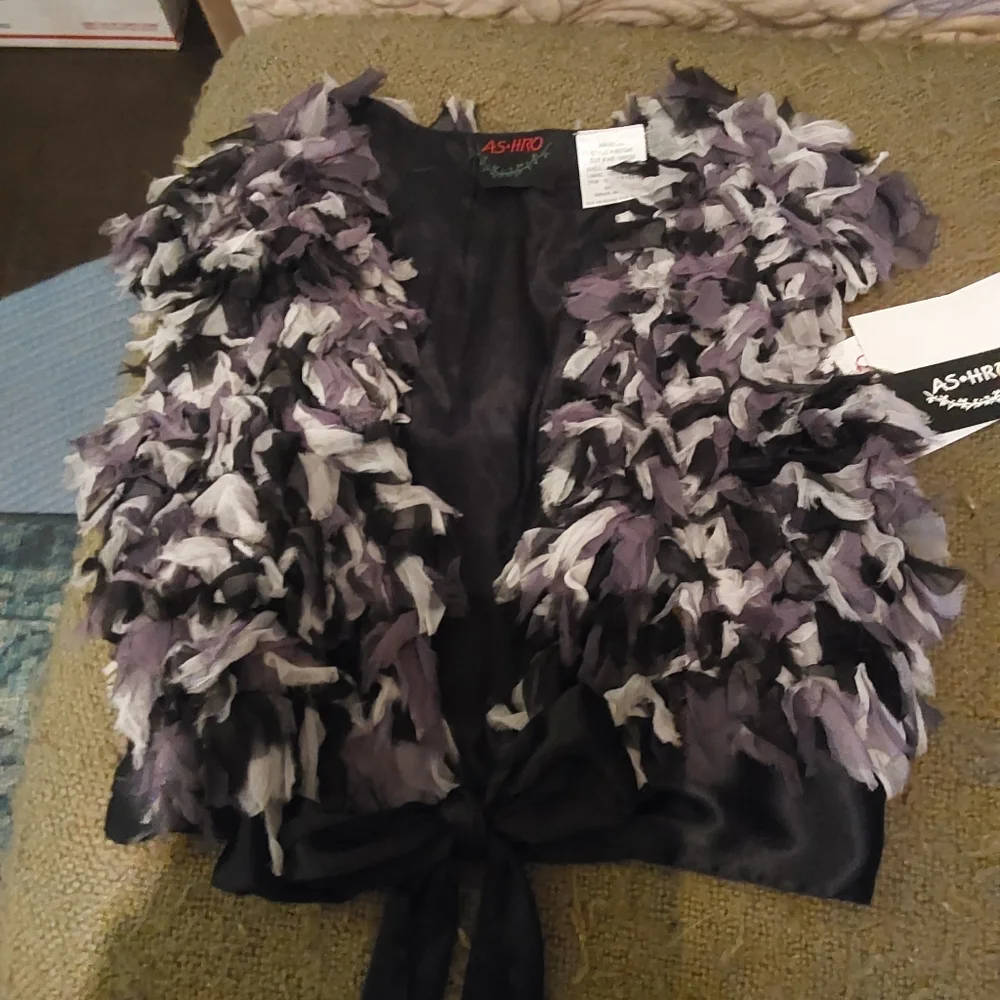 Vest - Picture 3 of 3